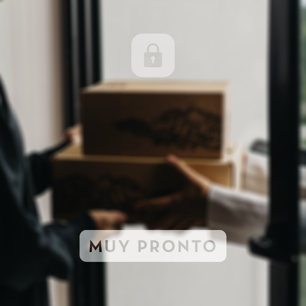Blur-lock-club-britt-3.png